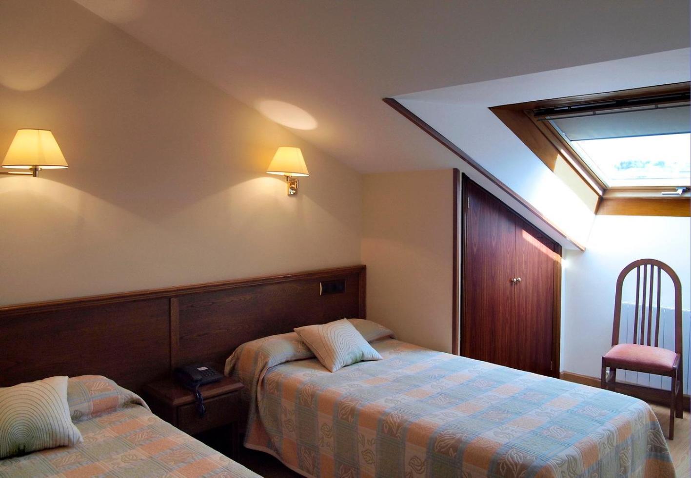 Hotel Y Apartamentos Arias Navia Buitenkant foto