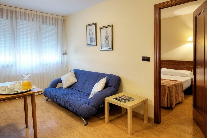 Hotel Y Apartamentos Arias Navia Buitenkant foto
